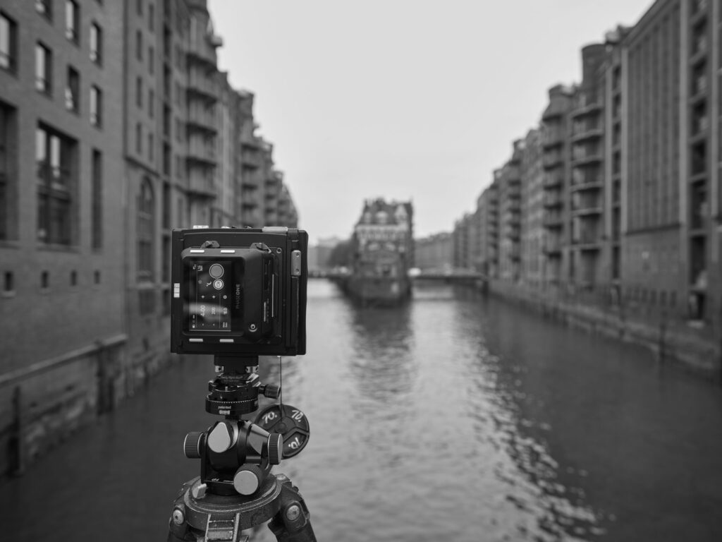 Professional achromatic photography camera
