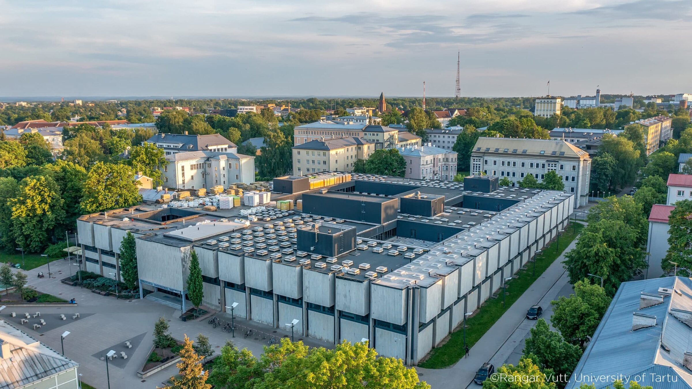 Tartu Library digitizes with MSI technology